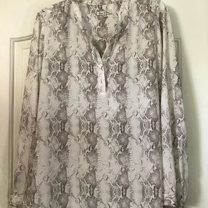 White and gray snakeskin print shirt